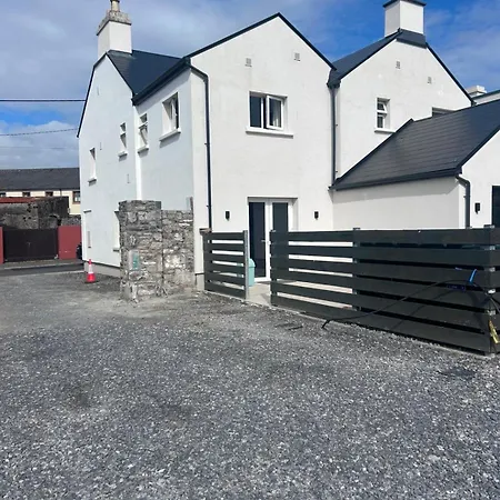 2 Creagh Road House *